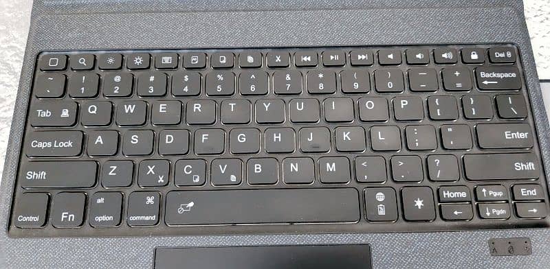 Wireless Bluetooth Keyboard – Only 7 Days Used – Excellent Condition 2