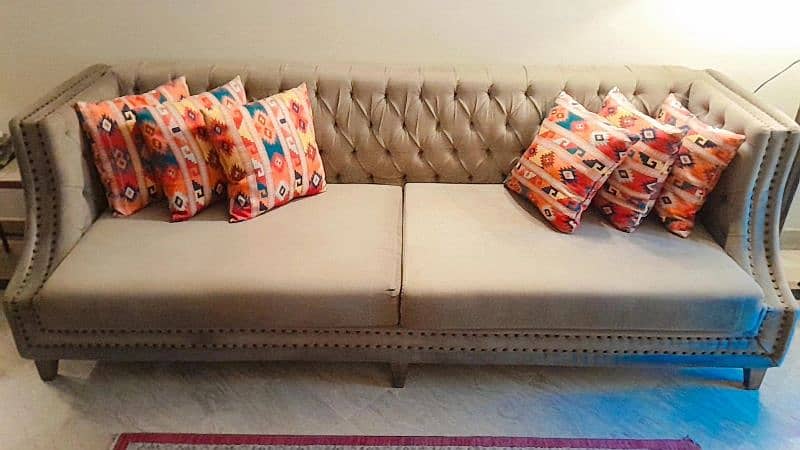4 seater sofa 0