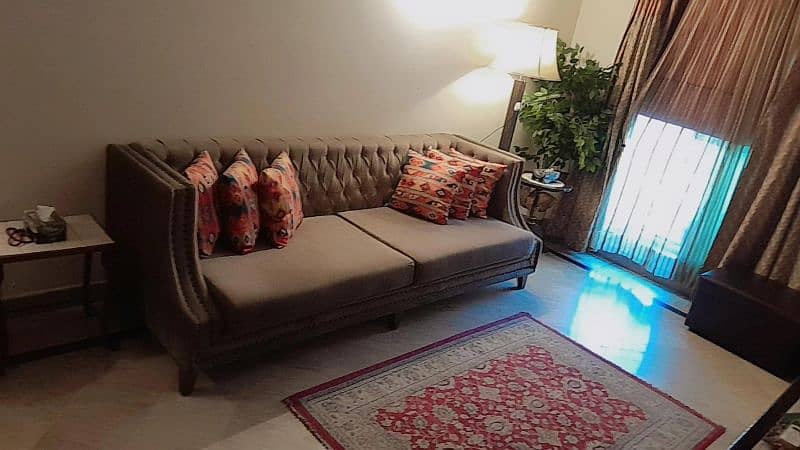 4 seater sofa 10