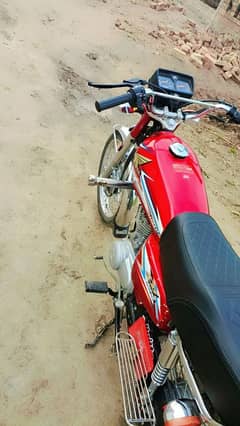 Honda 125 2016 model for sale WhatsApp number on03185729839)