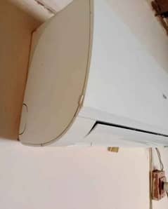 Haire AC DC inverter 1.5 ton good condition 10 by10 hai