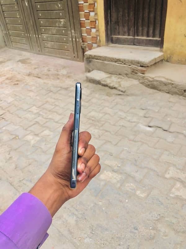 Tecno spark 10c 4/128 with box and charger 2