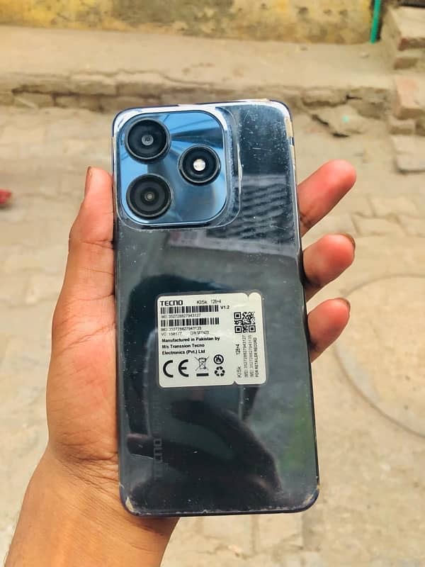 Tecno spark 10c 4/128 with box and charger 3