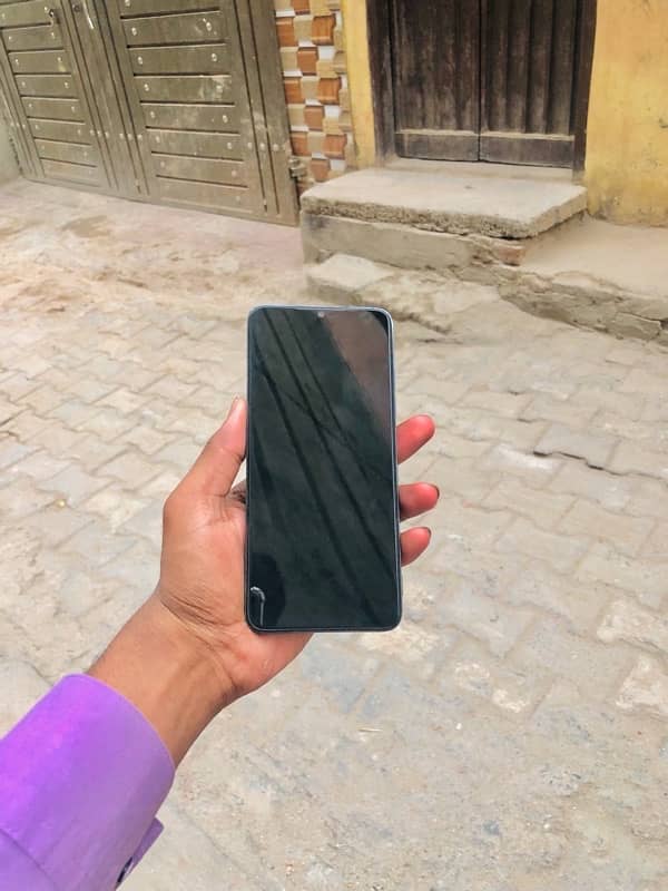 Tecno spark 10c 4/128 with box and charger 4