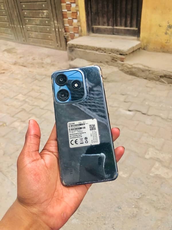 Tecno spark 10c 4/128 with box and charger 5