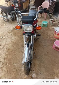 paso ki waja se sel. kar raha ho  bike ma koi kam nahi ha
