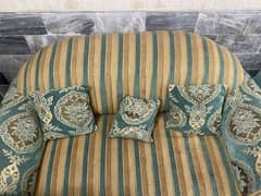 Sofa set 6 seater in good condition no damage