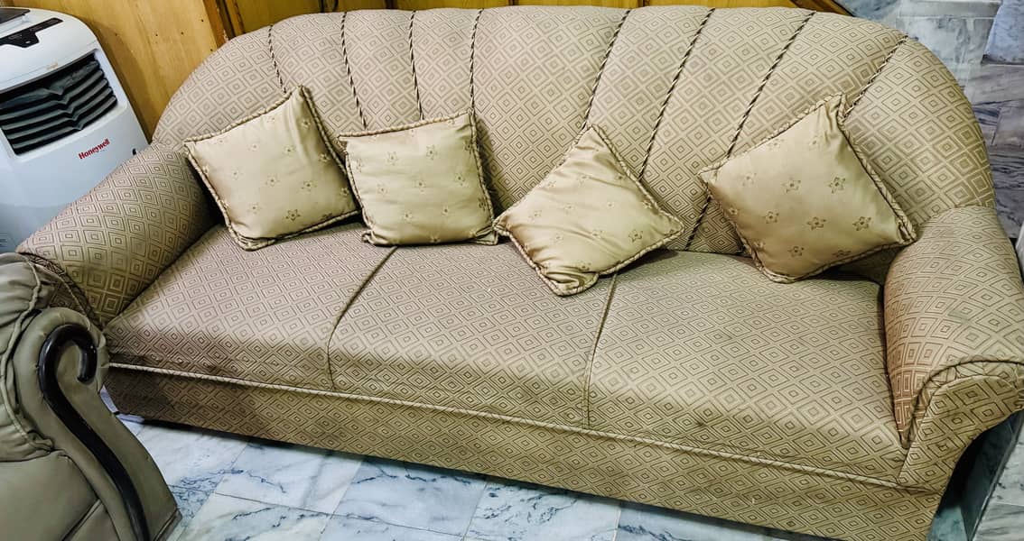 Sofa Set- two 3-seaters and two- 2 seaters and two- single sofas 0