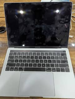 MacBook pro 13 inches 16 gb ram 512 gb ssd