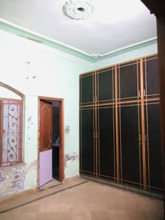 5 merla upper portion for rent in habib park near punjab college