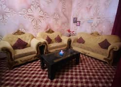 Luxurious 3-Piece Sofa Set – Classic Design with Gold Detailing