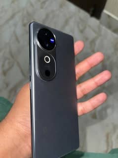 vivo V40 5G - speed meets style