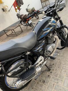 Suzuki GS 150 SE