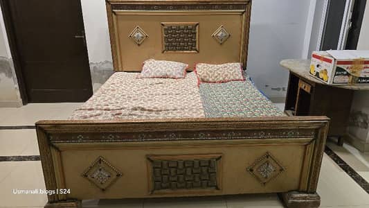 Heavy king size bed pure wood