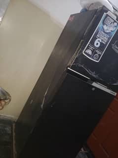 dawlance fridge  medium size