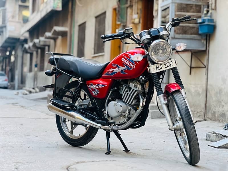 SUZUKI GS 150 se speicial edition 1