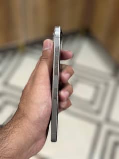 15pro max  256 gb  85 battery health  No sim time With box