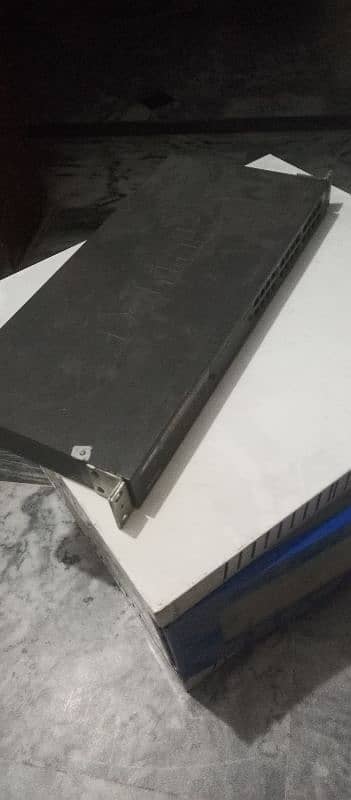 24 port Network Switch D link 1