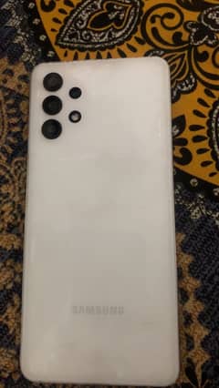 SAMSUNG a32