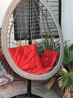 Hanging swing chair