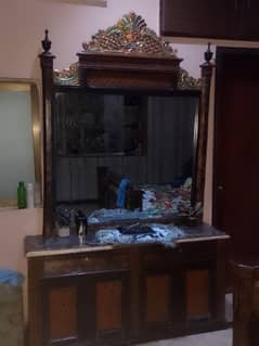 Chinioute dressing table