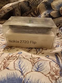 Nokia 2720 flip Box pack