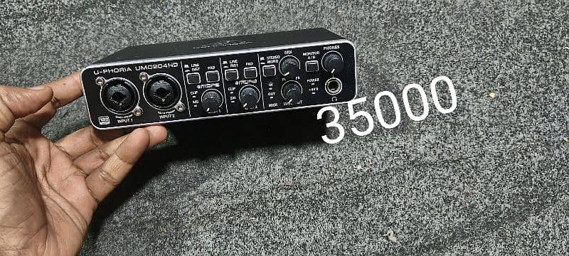 studio equipment availables 6