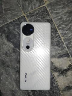 Vivi V40