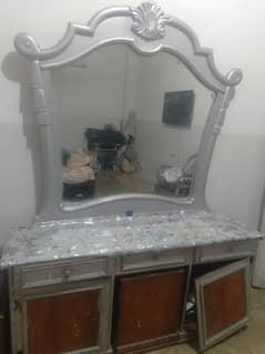 dressing table