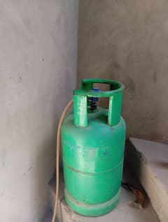 cylender sale krna ha condition 10/9