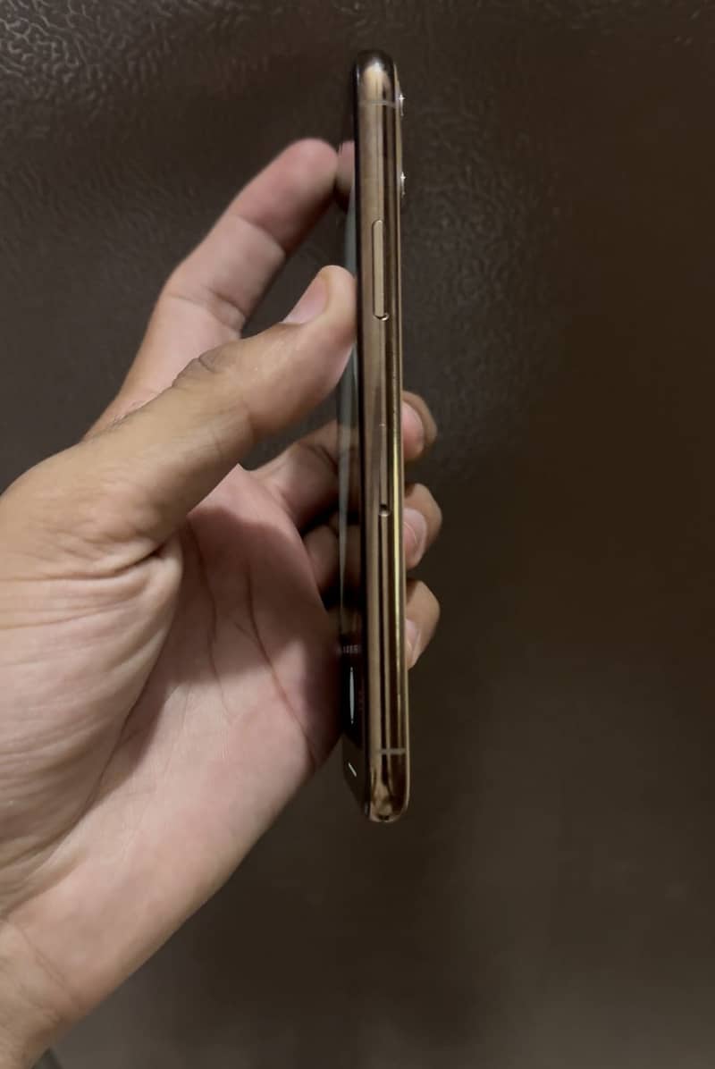 iphone 11 pro  dual pta approved 256 gb 96 health 3