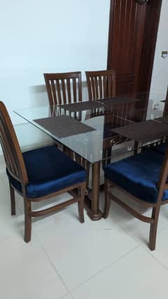 6 Seater Almost New Dining Table Solid Wood