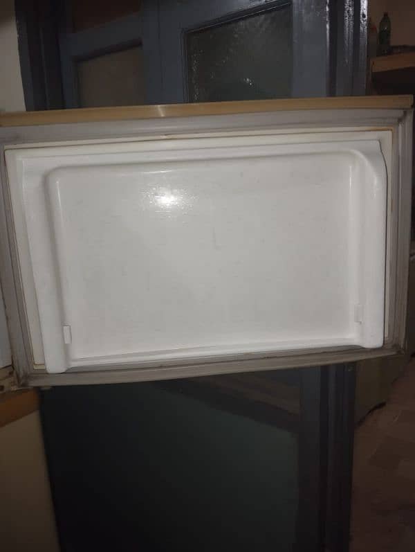 large size pel fridge urgent sale 5