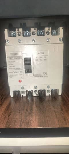 Ac breaker Mccb 100A 4 Pole