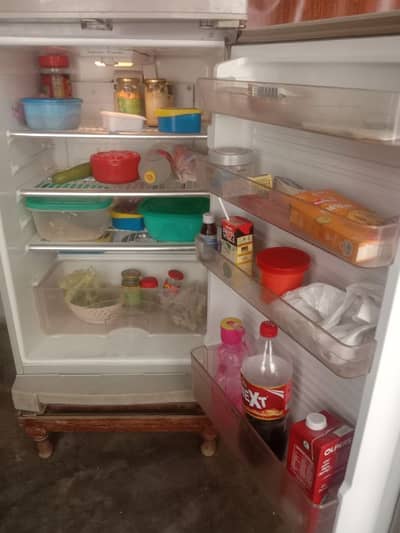 Dawlance Fridge Medium Size