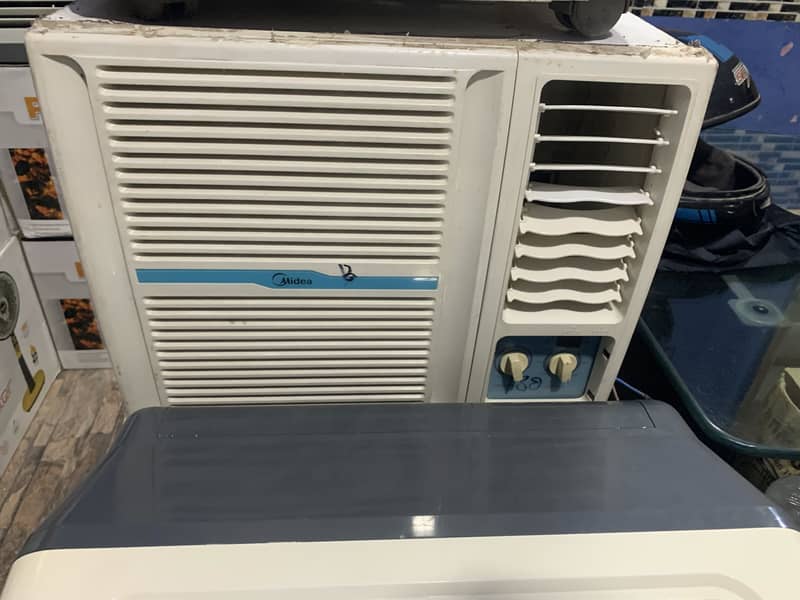 window ac 0.75 ton inverter and non inverter used 0