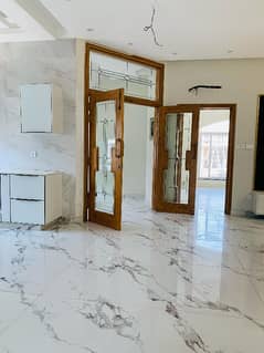 10 Marla Brand New House For Rent.