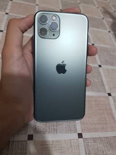 iPhone 11 pro 256gb (sim working)
