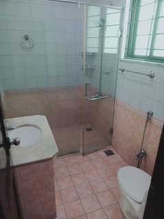 Ground portion for rent in G-11/2