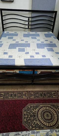 queen size bed