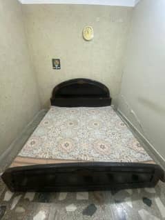 KING SIZE BED WITH 2 SIDE TABLES