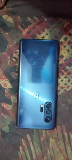 Urgent SALE Am selling moto edge plus vip condition