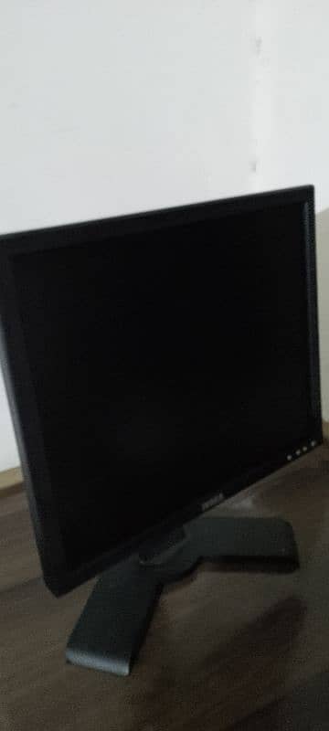 Very good Working condition Dell computer LCD for sale. 8