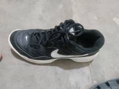 NIKE