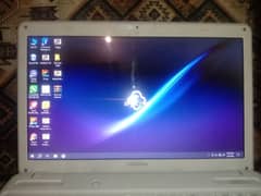 Toshiba laptop Full size