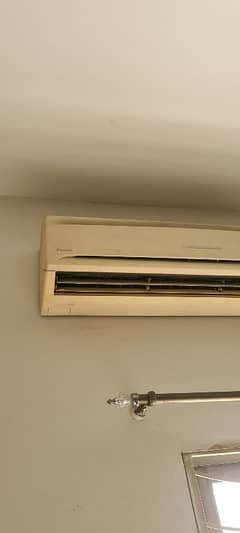 Daikin 1.5 Ton (Non Inverter) For Sale