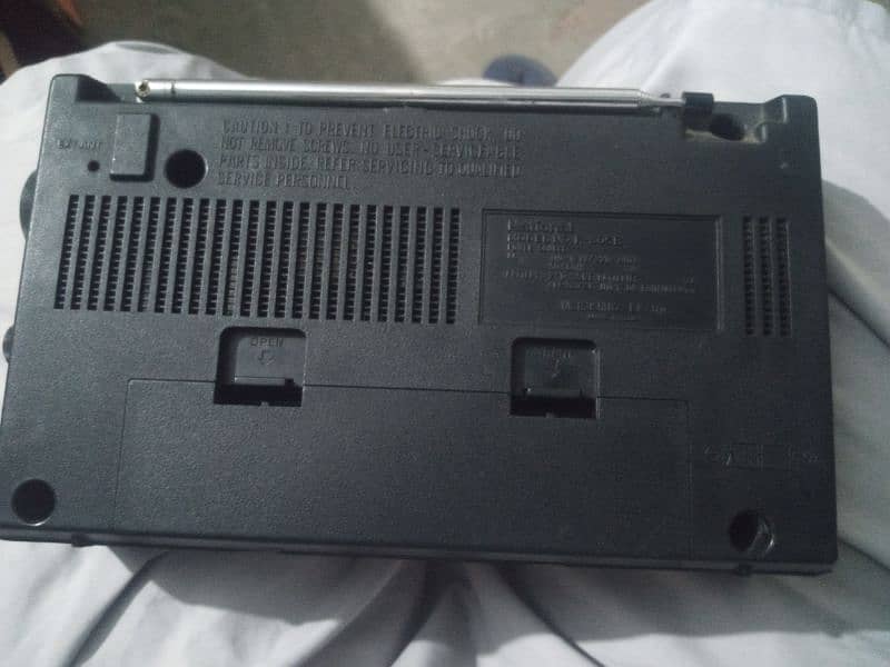 good condition radio 9