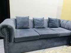 Velvet sofas with 6 cushions included