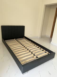 4 by 6 SINGLE BED FOR SALE