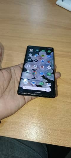 Google pixel 6pro 12gb  512gb  her Tara sy ok phone Hain 512 gb wala